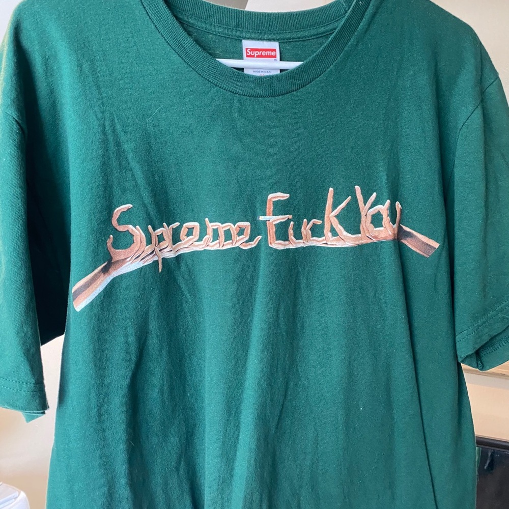 Supreme tshirt